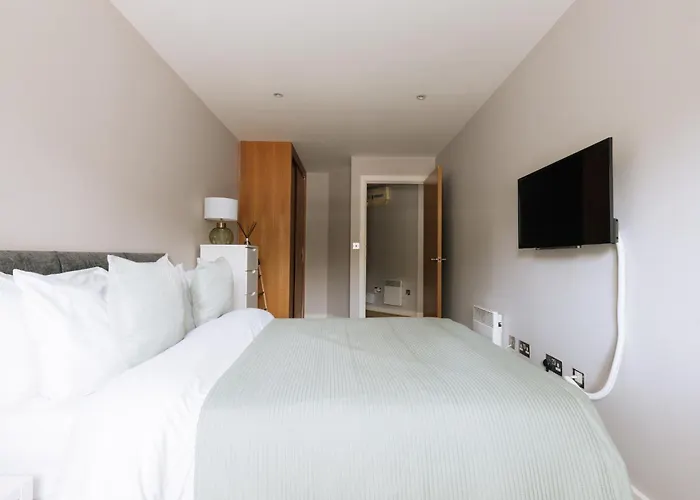 Contemporary 1bd Flat - Centre! Apartment Bristol