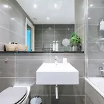 Contemporary 1bd Flat - Centre! Апартаменти *