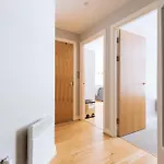 Апартаменти Contemporary 1bd Flat - Centre!