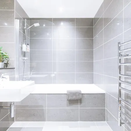 Contemporary 1bd Flat - Centre!
