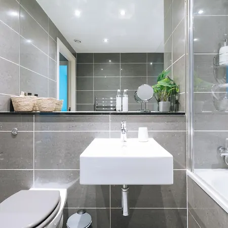 Contemporary 1bd Flat - Centre! Апартаменты *