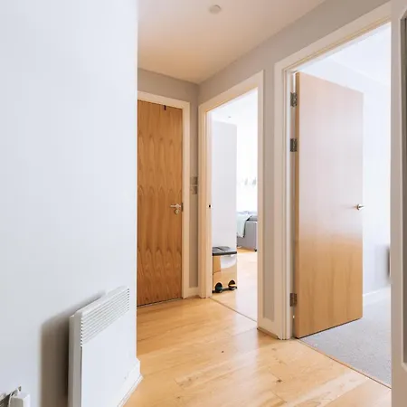 Апартаменты Contemporary 1bd Flat - Centre!