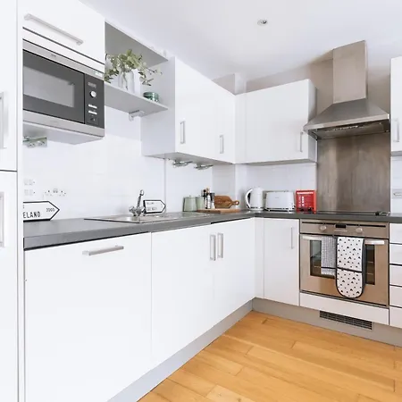 Contemporary 1bd Flat - Centre! Apartment Bristol