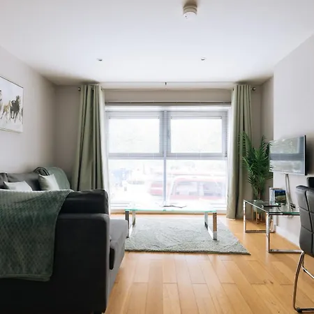 Contemporary 1bd Flat - Centre!