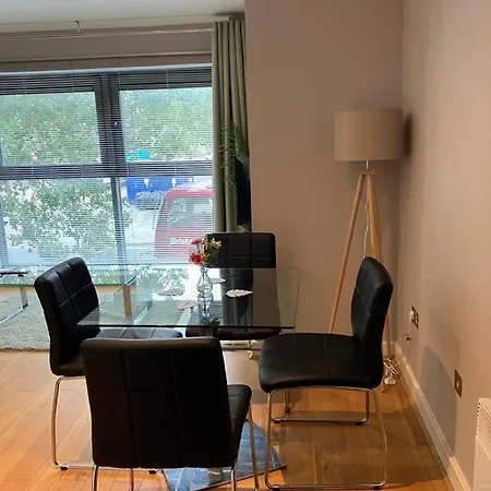 Contemporary 1bd Flat - Centre! *